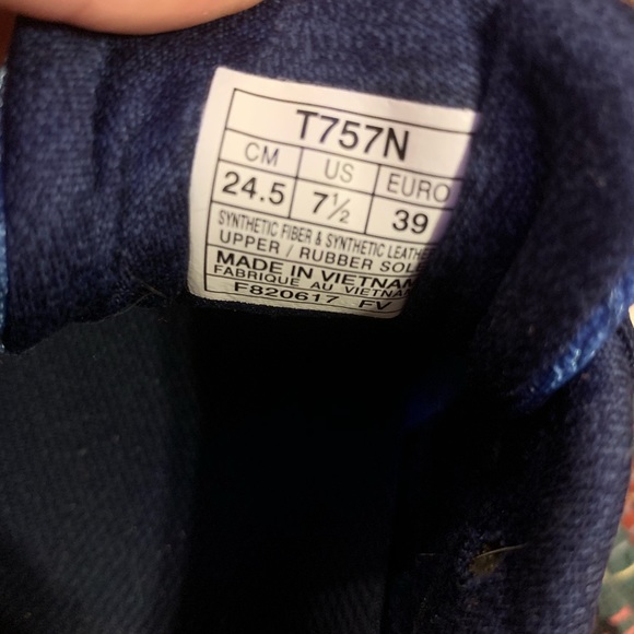 ASICS Running Shoes - Picture 5 of 7